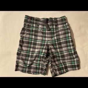 Carter’s 3T green shorts